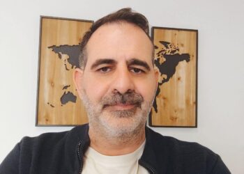 Ο εμπορικός σύλλογος δεν χωρίζεται σε χρώματα