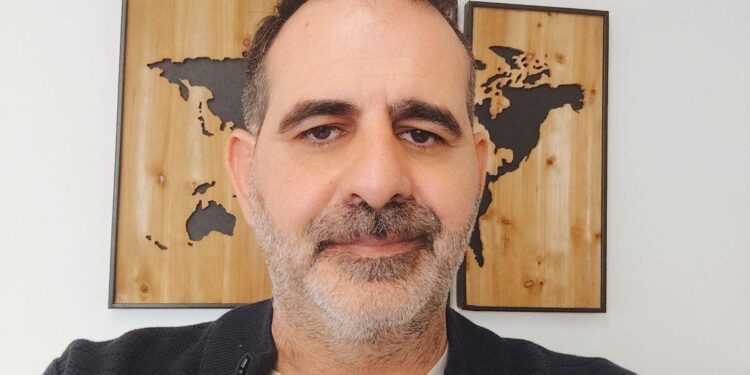 Ο εμπορικός σύλλογος δεν χωρίζεται σε χρώματα