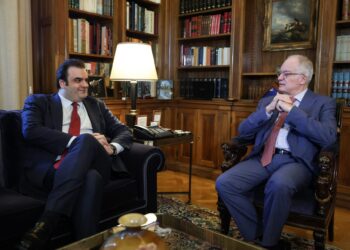 Κυριάκος Πιερρακάκης: Συγχαρητήρια και από τον Κωνσταντίνο Τασούλα για την εκλογή του στην προεδρία του Eurogroup