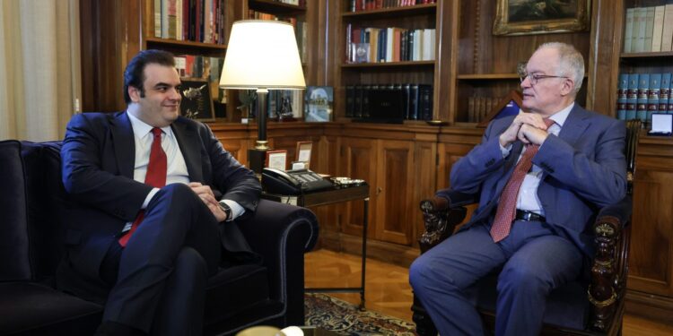 Κυριάκος Πιερρακάκης: Συγχαρητήρια και από τον Κωνσταντίνο Τασούλα για την εκλογή του στην προεδρία του Eurogroup