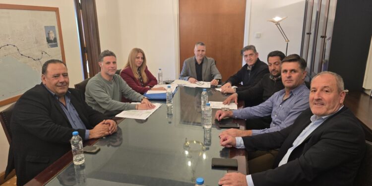 Τί θα γίνει με την επέκταση του φράγματος του Πηνειού; Πολύωρη συνάντηση Αλεξόπουλου με αγρότες και φορείς