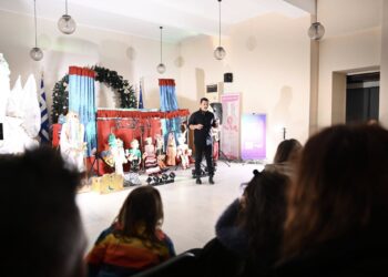 Κάτω Αχαΐα: Η βροχή δεν στάθηκε εμπόδιο στη μαγεία των γιορτών – ΦΩΤΟ