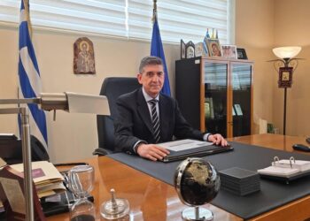 Ευχές για τον Γρηγόρη Αλεξόπουλο στο Δημαρχείο