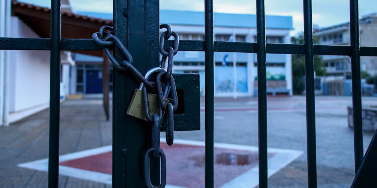 ΕΚΤΑΚΤΗ ΑΝΑΚΟΙΝΩΣΗ – Κλειστά όλα τα σχολεία αύριο Τετάρτη στη Δυτική Αχαΐα λόγω κακοκαιρίας