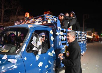 Αχαγιώτικο Καρναβάλι 2026: Καρέ καρέ όσα έγιναν στην πόλη και ξεσήκωσαν πλήθος κόσμου – Ποια γκρουπ συμμετείχαν – Η “εκρηκτική” Στικούδη! ΦΩΤΟ