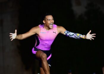 Τρομερός Καραλής: Πέταξε στα 6,17μ και «διέλυσε» το πανελλήνιο ρεκόρ!