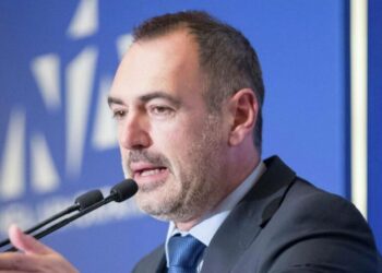 Πάτρα: Επίθεση με μπογιές και στο γραφείο του αχαιού βουλευτή Ανδρέα Κατσανιώτη