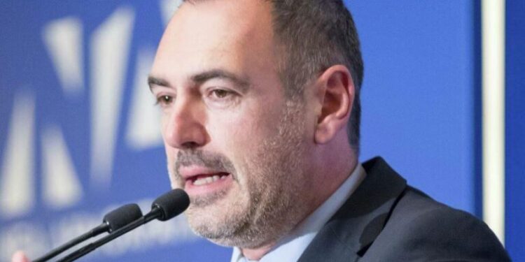 Πάτρα: Επίθεση με μπογιές και στο γραφείο του αχαιού βουλευτή Ανδρέα Κατσανιώτη