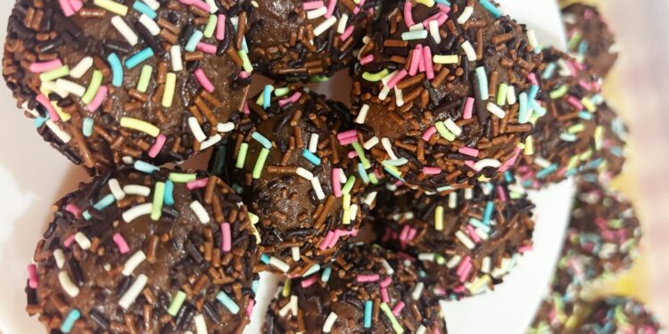 Τρουφάκια χωρίς ζάχαρη με τρούφα σοκολάτας