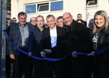 Ο Υπουργός Αθλητισμού Γ. Βρούτσης εγκαινίασε τον χλοοτάπητα στα Προσφυγικά – Εξήγγειλε αναβάθμιση όλων των αθλητικών εγκαταστάσεων (ΦΩΤΟ)