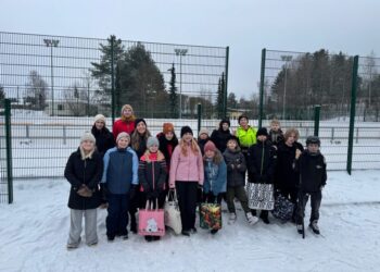 Μαθήματα Φιλανδικών, μουσικής, ξυλείας, αλλά και ice skating για τις δασκάλες του δημοτικού σχολείου Φράγκα