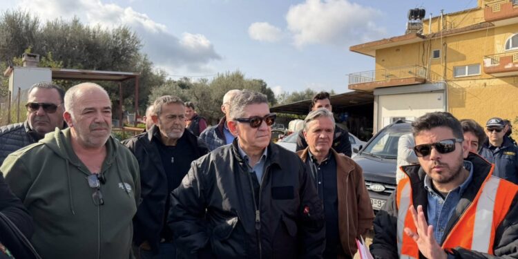 Ξεκάθαρο μήνυμα Αλεξόπουλου για τους δρόμους στα χωριά: “Δεν θα αφήσουμε τίποτα στην τύχη” – Ποιοι στήριξαν τη μαζική κινητοποίηση της Τρίτης – ΦΩΤΟ