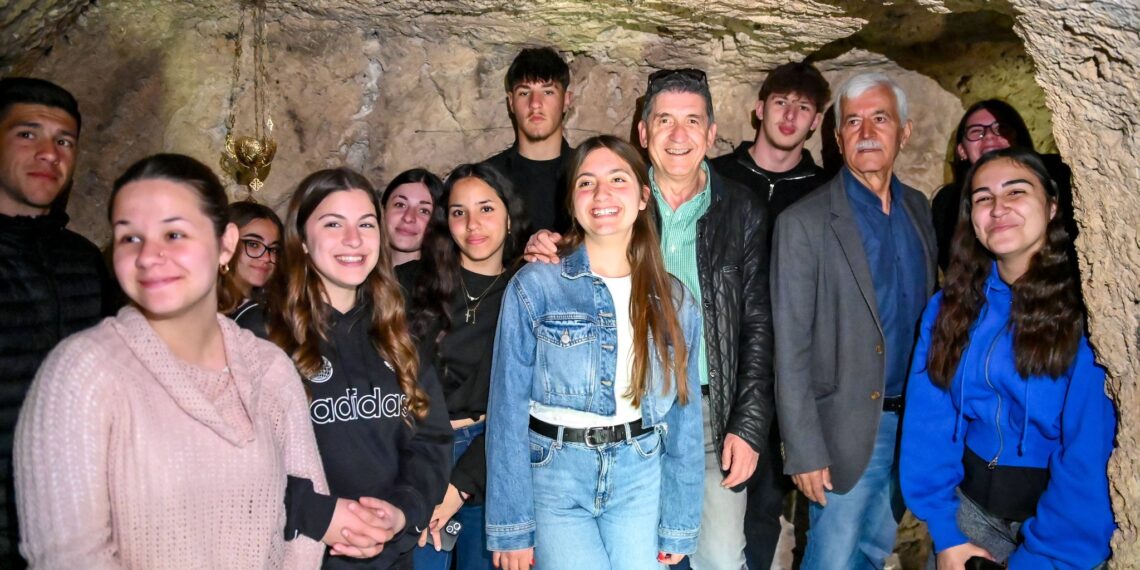 Επίσκεψη του Λυκείου Λουσικών σε μοναδικά ιστορικά μνημεία – Η εμπειρία τους θα παρουσιαστεί σε μαθητικό συνέδριο στο Πανεπιστήμιο Πατρών – ΦΩΤΟ