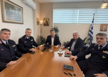 Το πλαίσιο άμεσων παρεμβάσεων για την ασφάλεια των πολιτών, συζητήθηκε στη συνάντηση του Γρηγόρη Αλεξόπουλου με αξιωματικούς της ΕΛ.ΑΣ