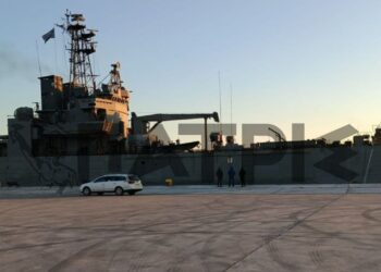 Πόλεμος στη Μέση Ανατολή – Κλιμακώνεται η εμπλοκή της Ελλάδας: Πολεμικός εξοπλισμός «έφυγε» από το λιμάνι της Κυλλήνης – ΦΩΤΟ