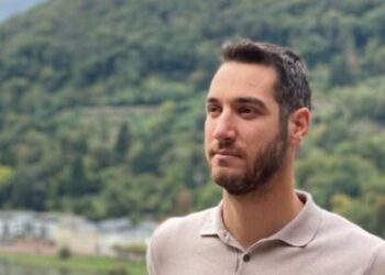 Συγκλονίζει ο Γιάννης Μπαρμπούνης από τον Αλισσό: «Είδα την τροχιά των πυραύλων πάνω από το κεφάλι μου»