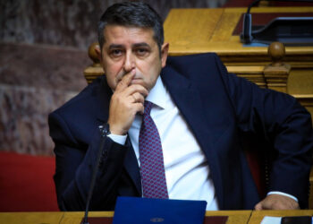 Σοβαρή αλλά ελεγχόμενη η κατάσταση του Γιώργου Μυλωνάκη – Τι αναφέρει το ιατρικό ανακοινωθέν