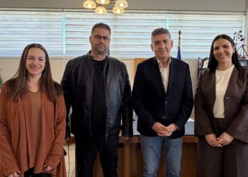 Ορκωμοσία τριών νέων δημοτικών υπαλλήλων – Αλεξόπουλος: “Συνεχίζουμε να επενδύουμε στους ανθρώπους”