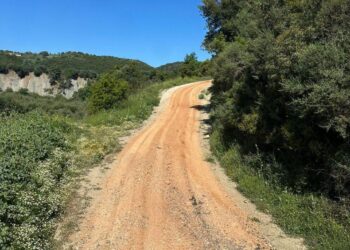 Έφτασε και στις Πόρτες ο Δήμος για να στρώσει το δρόμο – Η ιστορία του ορεινού χωριού της Δυτικής Αχαΐας