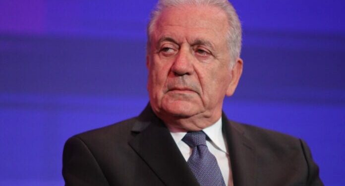 Ο Δημήτρης Αβραμόπουλος ζητά την ακύρωση του ευρωπαϊκού εντάλματος σύλληψης