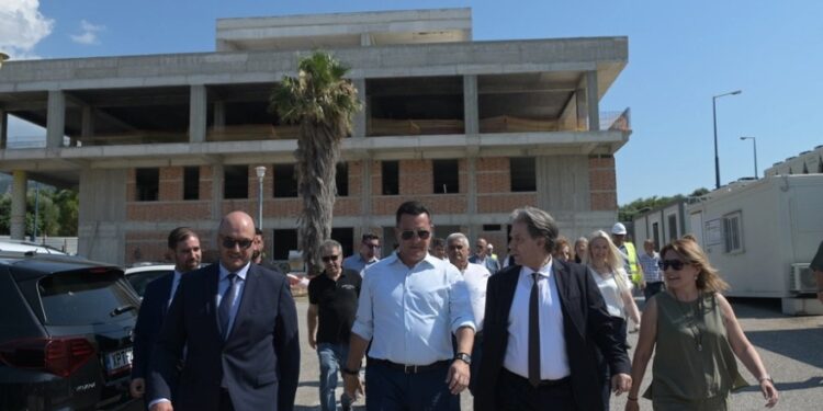Πάτρα: Επίσκεψη Γεωργιάδη στο Νοσοκομείο “Άγιος Ανδρέας” και στο Κ.Υ. βορείου τομέα – ΦΩΤΟ