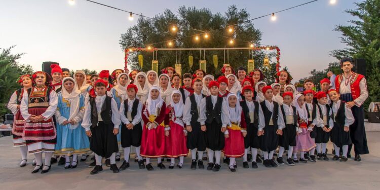 Κέφι, χορός και συγκίνηση στο Γομοστό! Ξεχωριστή και φέτος η καλοκαιρινή γιορτή του συλλόγου – ΦΩΤΟ