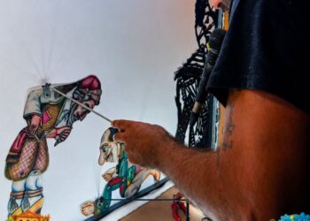 “Ζωντάνεψε” τα χωριά της δυτικής Αχαΐας ο αγαπημένος Χρήστος Καλπουζάνης! “Σπέρνει” πολιτισμό, “θερίζει” αγάπη και παιδικά χαμόγελα – ΦΩΤΟ