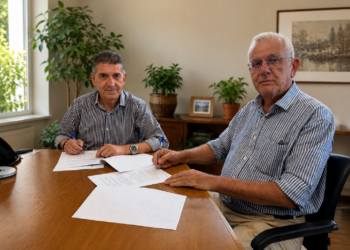 Υπογραφή σύμβασης για σύνταξη υδρογεωλογικών μελετών για τους ΧΥΤΑ Φλόκα και Αιγείρας