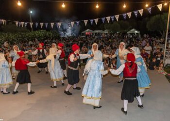 2η Βραδιά Εμπορίου στην Κάτω Αχαγιά: Το εφηβικό τμήμα του συλλόγου Γομοστού θα μας ταξιδέψει χορευτικά στις μαγικές Κυκλάδες