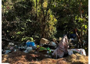 Ανεξέλεγκτη χωματερή στα Χαρμπιλέικα – Τί βρήκαν τα συνεργεία καθαρισμού του Δήμου – ΦΩΤΟ