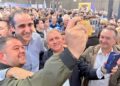 Η θερμή υποδοχή στον Γρηγόρη Δημητριάδη στην εκδήλωση για τα 52 χρόνια της ΝΔ
